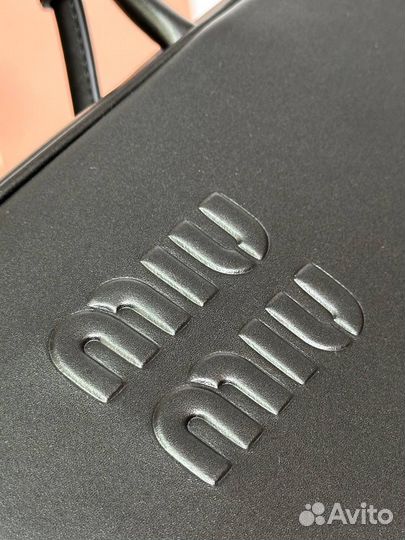 Сумка Miu Miu кожаная