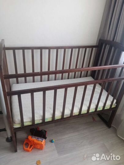 Детская кроватка