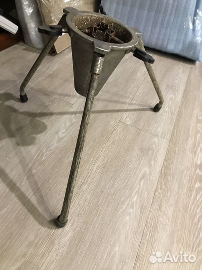 Подставка под елку