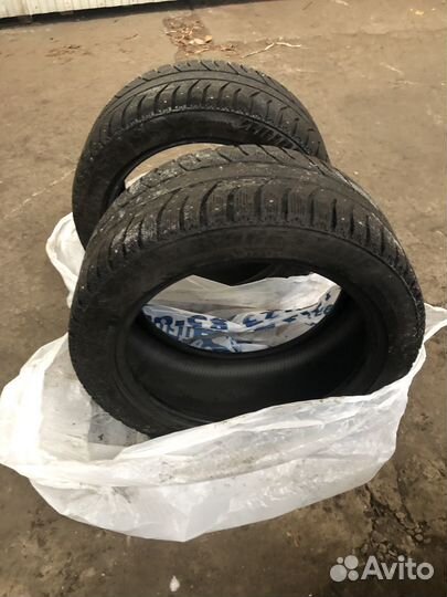 Bridgestone Ice Cruiser 7000 245/45 R17 99T