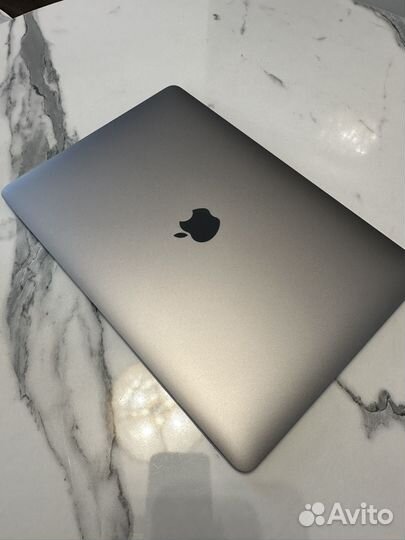 Apple MacBook Pro 13 2018 256 gb