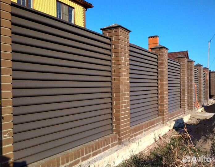 Современные металлические заборы Жалюзи