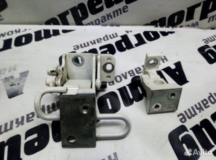 Петля дверная задняя левая Audi Q7 4LB BAR