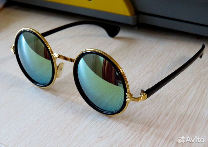 Очки Новые, солнцезащитные радужные, круглые