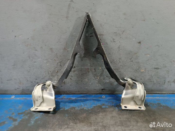 Петли капота передние Suzuki Grand Vitara 3 TD