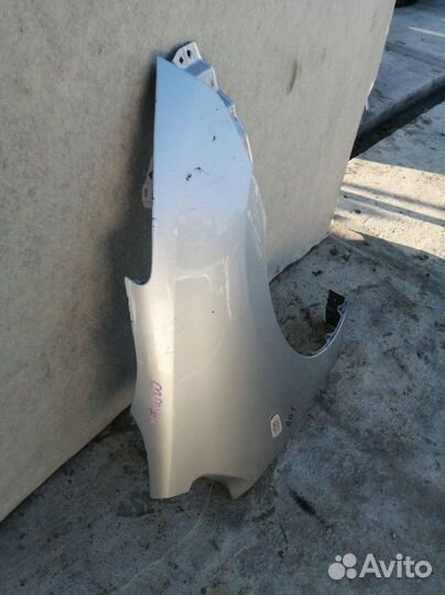 Крыло переднее правое Toyota Prius NHW20