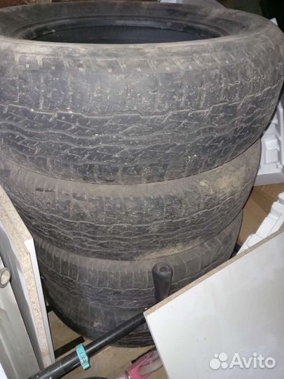 Bridgestone Dueler H/T 687 225/65 R17