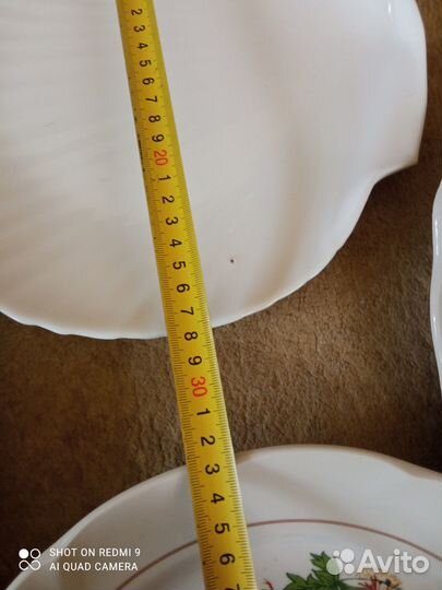 Большие тарелки, графины, алюминиевая сковорода