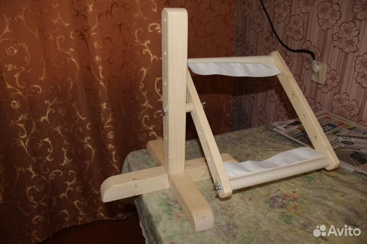 Стойка-пяльцы для вышивания