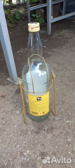 Бутылка на качелях 4.5 л из под виски