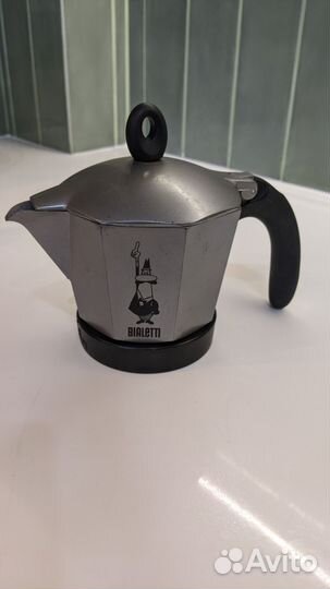 Гейзерная кофеварка bialetti induction moka