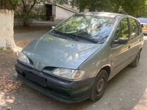 Renault Scenic 2.0 MT, 1997, битый, 180 000 км, с пробегом, цена 100 000 руб.