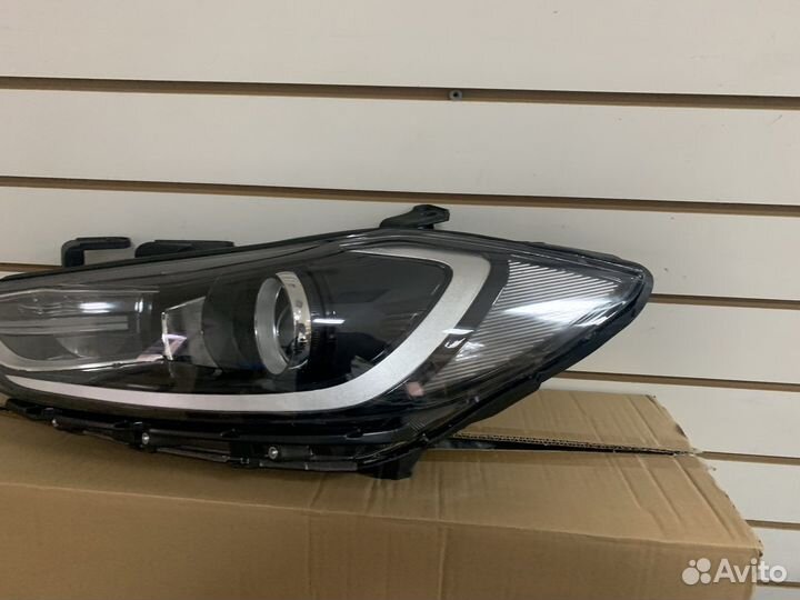 Фара левая Hyundai Elantra 2016-2018