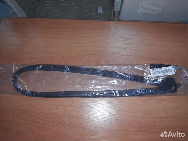 Hyundai Genesis Уплотнитель стекла двери Новый