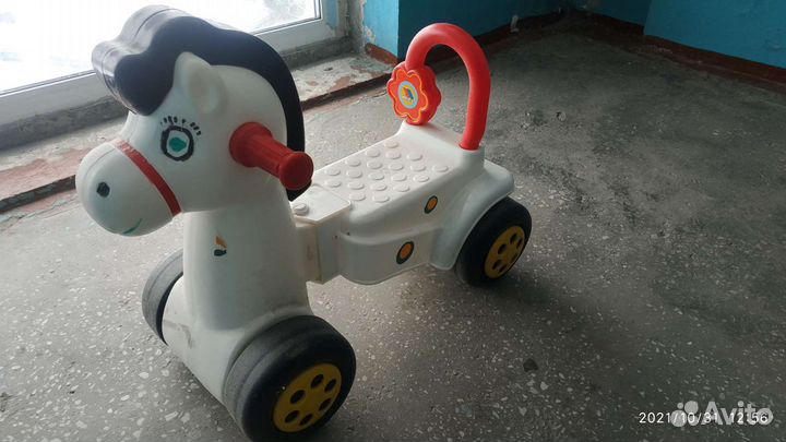 Игрушка - каталка