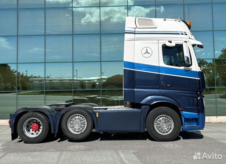 Pазбираем грузовик Mercedes-Benz Actros mpiv с 201