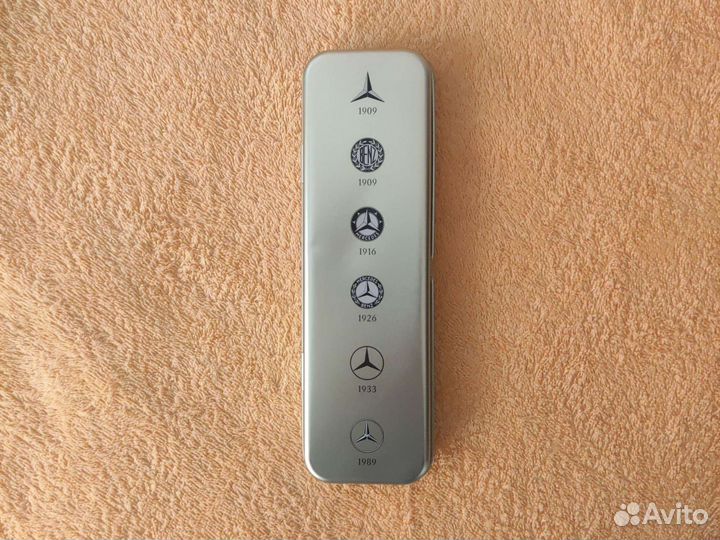 Коллекционные значки mercedes