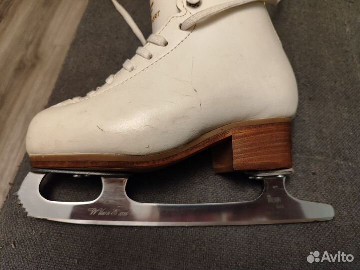 Фигурные коньки Risport Excellence