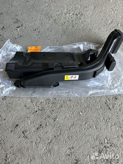 Патрубок воздушного фильтра Toyota Camry-70/75