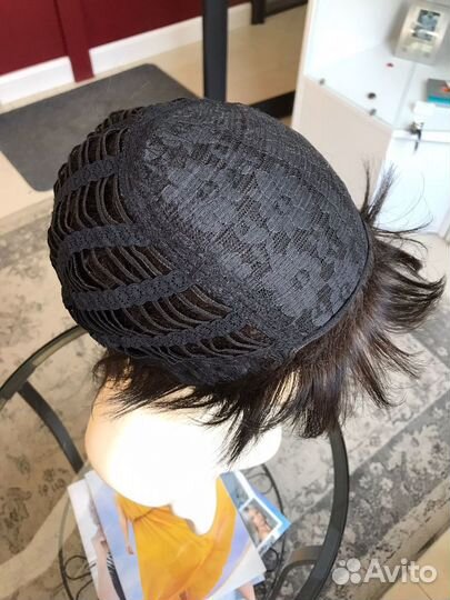 Короткий парик
