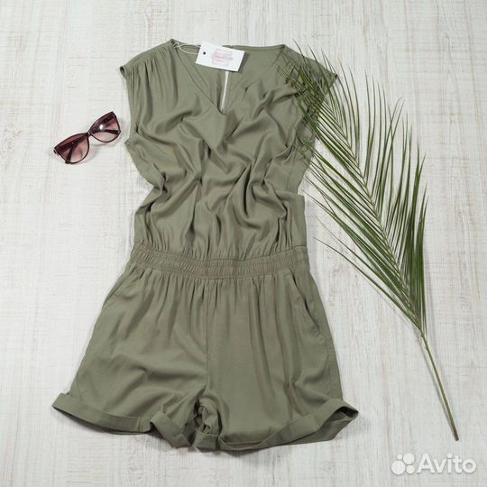 Комбинезон из штапеля в оливковом цвете