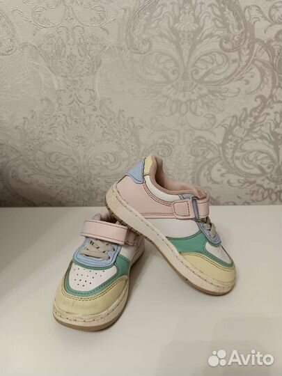Кроссовки для девочки