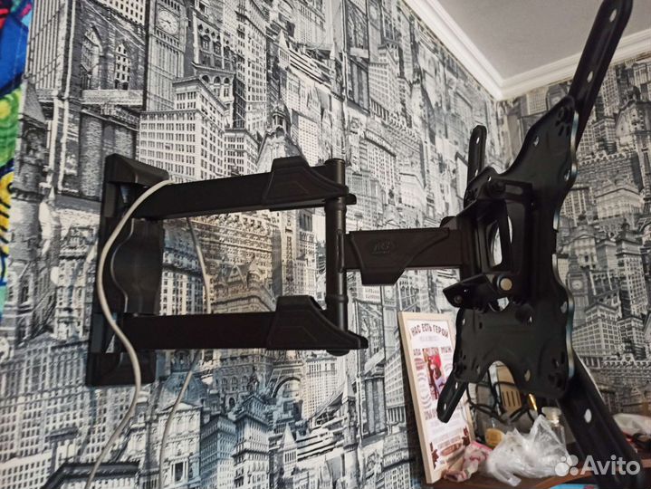 Кронштейн для телевизора