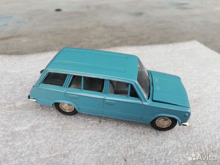 Модель СССР 2102 1:43