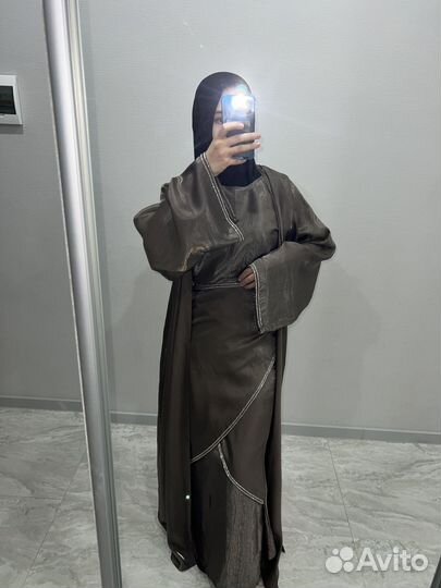 Абая с фартуком из ОАЭ