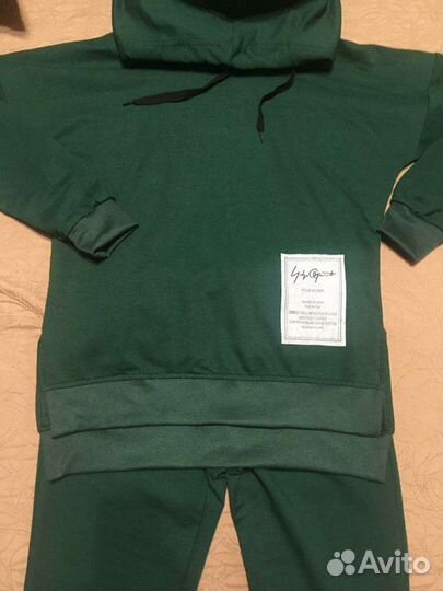 Спортивный костюм женский