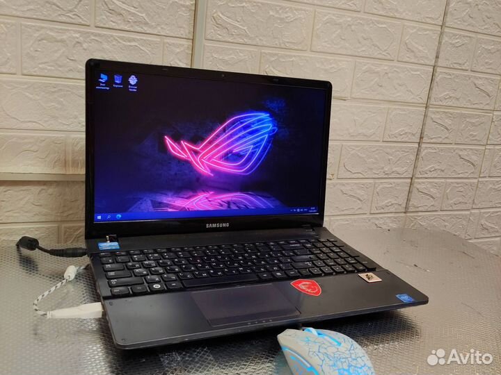 Отличный ноутбук Samsung с новым ссд и батарейкой