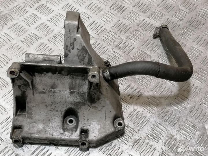 Кронштейн гидроусилителя E 124