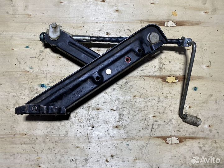 Домкрат штатный BMW E46 Арт. 77469