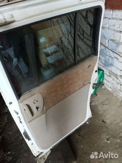 Дверь задняя сдвижная Nissan Liberty