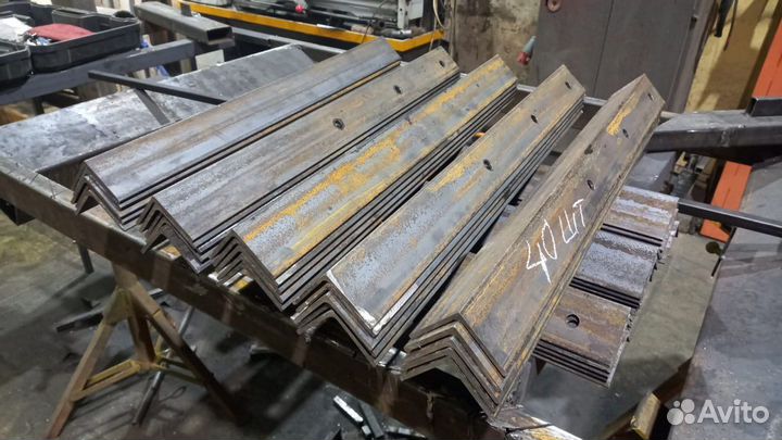 Уголок металлический