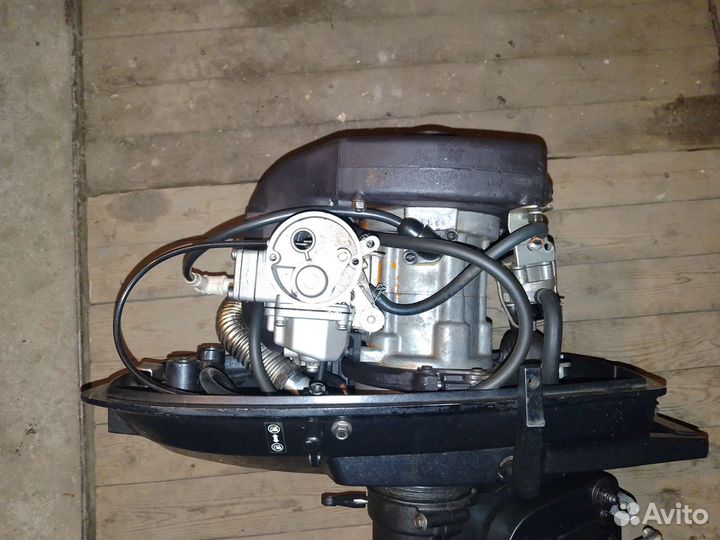 Лодочный двигатель