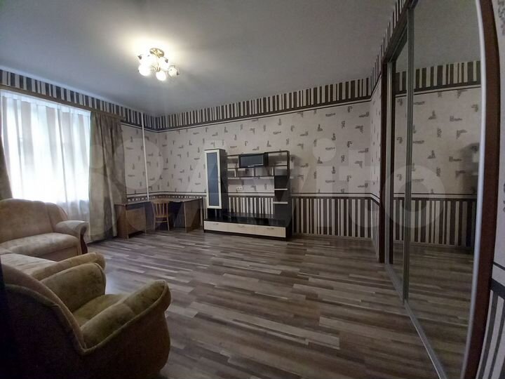 2-к. квартира, 63 м², 4/7 эт.