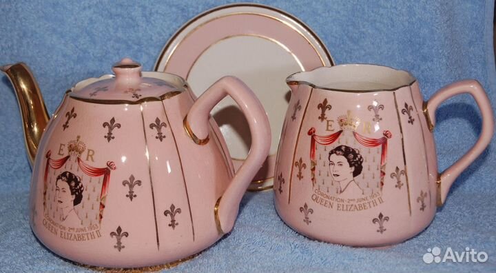 Чайник и молочник Королева Елизавета II