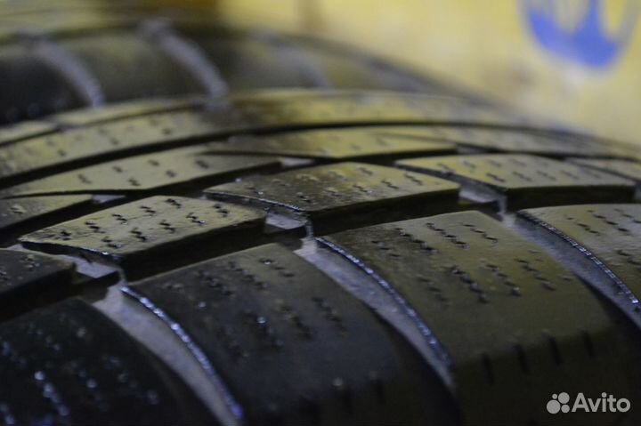 Hankook IceBear W300 235/65 R17