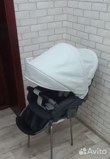Продам коляску 2 в 1