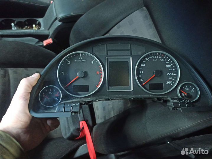 Audi a4b7 Цветной щиток приборов дизель