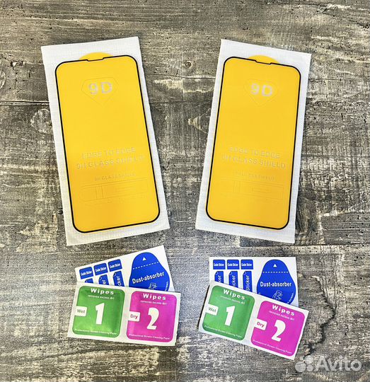 Защитное стекло на iPhone (все модели)