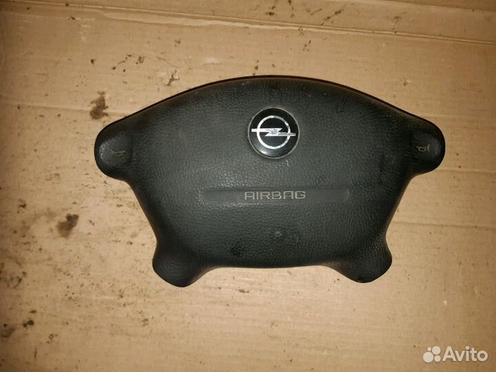 Подушка безопасности водителя Опель Вектра Б