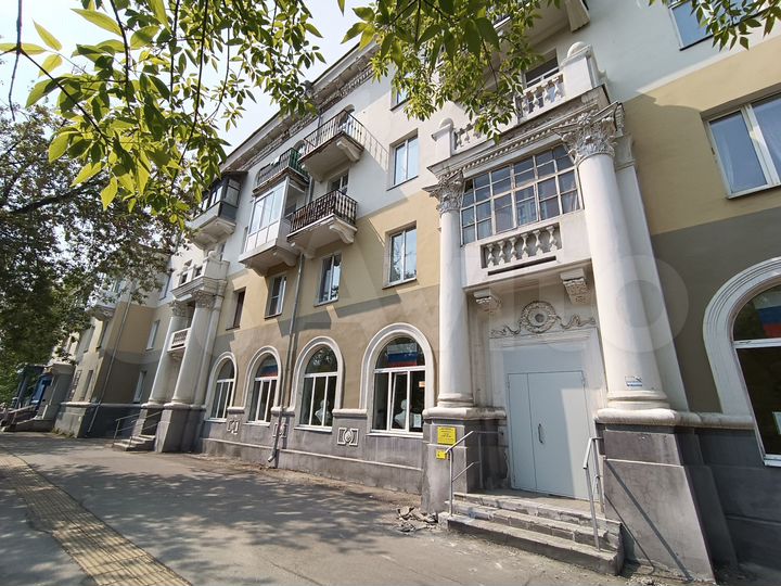 3-к. квартира, 71 м², 1/3 эт.