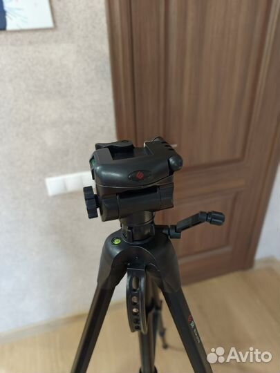 Штатив для фотоаппарата