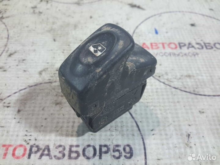 Кнопка стеклоподъемника Renault Logan 1