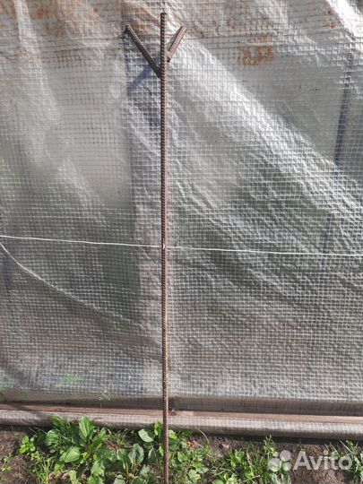 Металлические стойки для кустарников