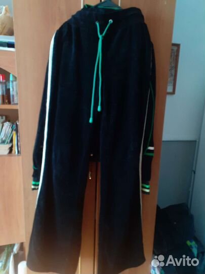 Костюм велюровый мягкий черный новый