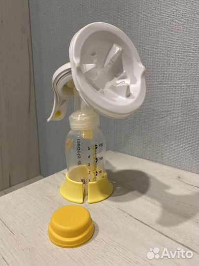 Молокоотсос medela ручной