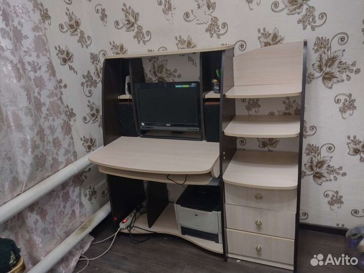 Компьютерный стол